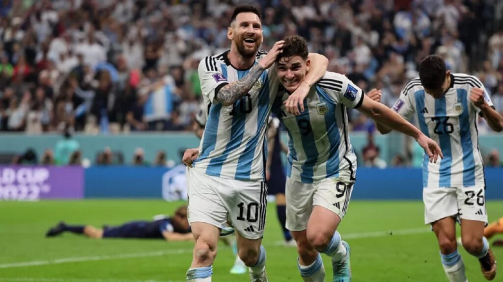 Leo Messi i Julian Alvarez
