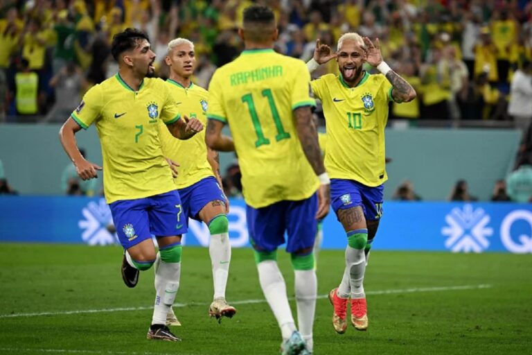 Radość reprezentacji Brazylii po strzelonej bramce